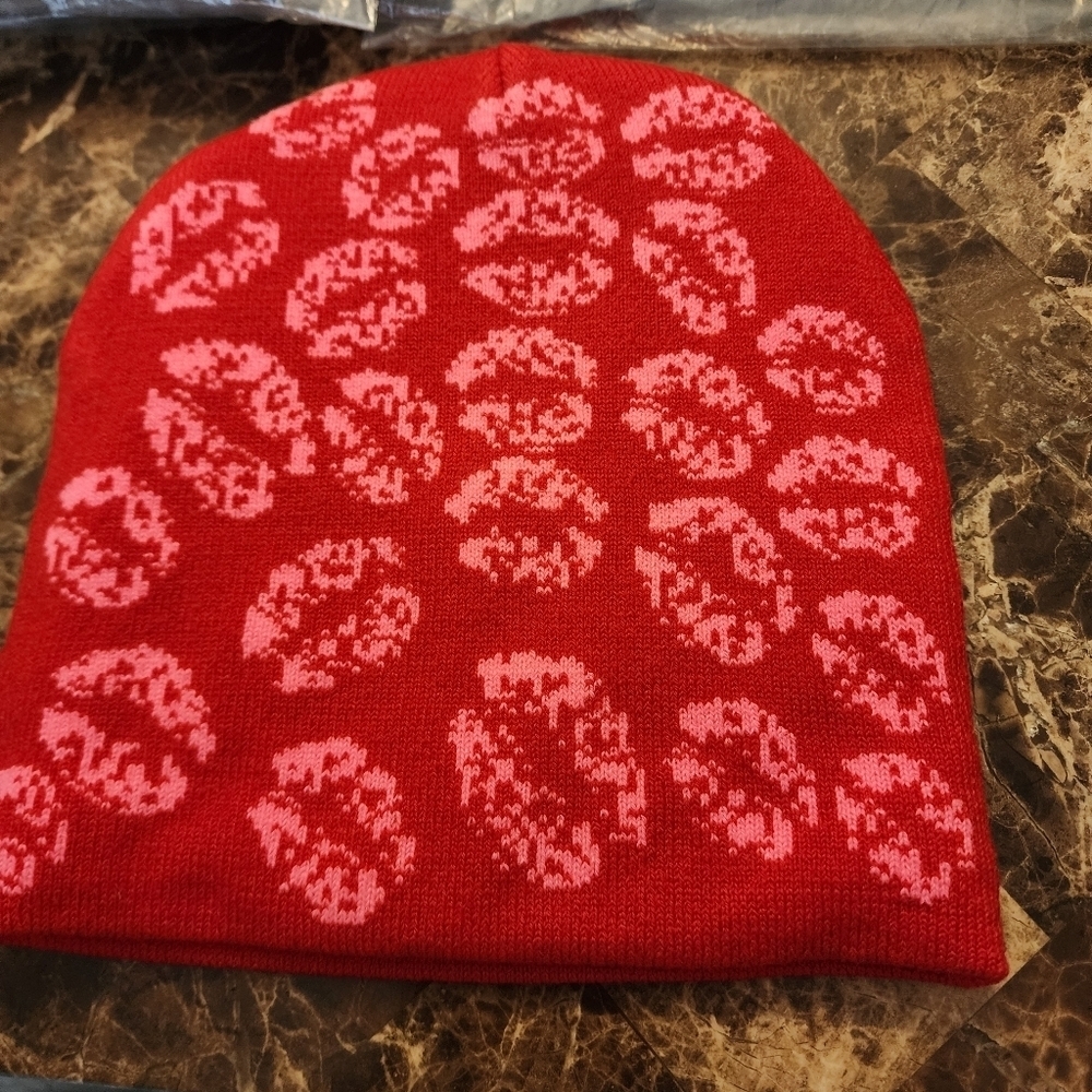 T3 - Red Beanie with Lips 💋